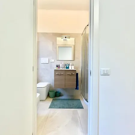 Guest house Camera Con Bagno Privato Interno - Zona Bocconi