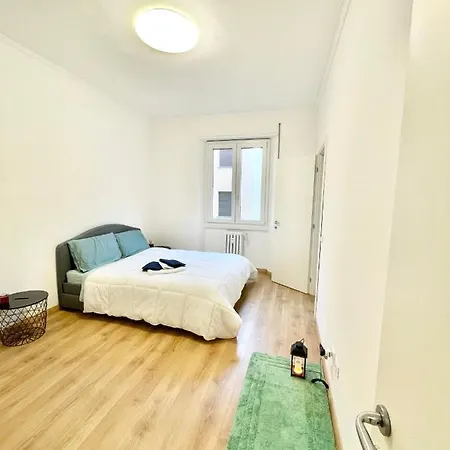 Camera Con Bagno Privato Interno - Zona Bocconi Guest house